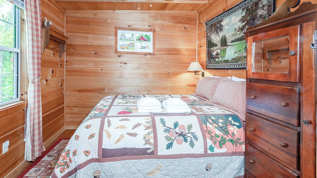 Photo of Bedroom in Lake Toxaway
