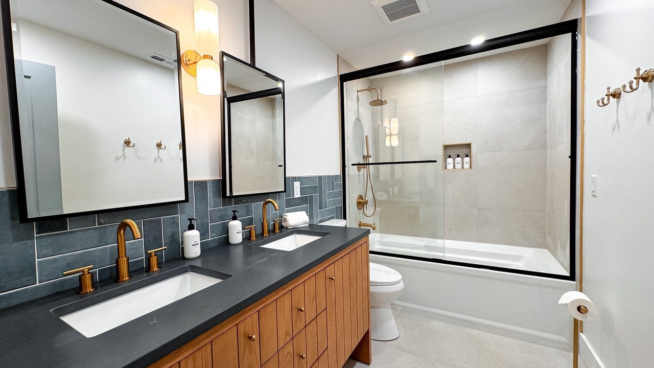 Photo of Bathroom in Skyland