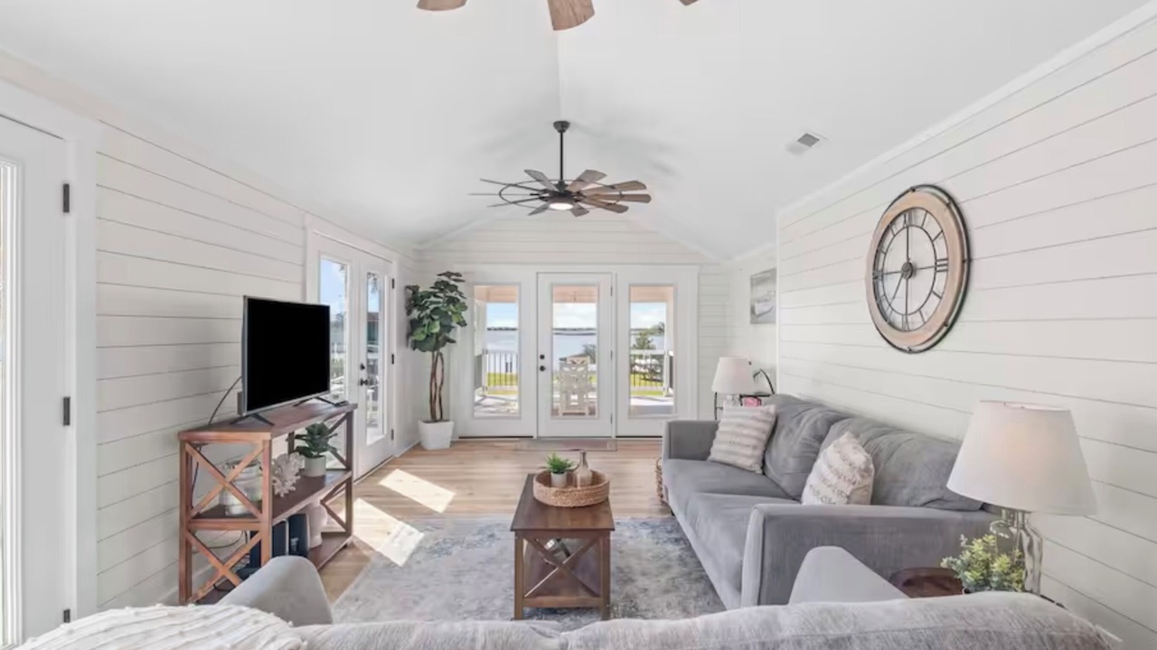 Photo of Livingroom in Newport