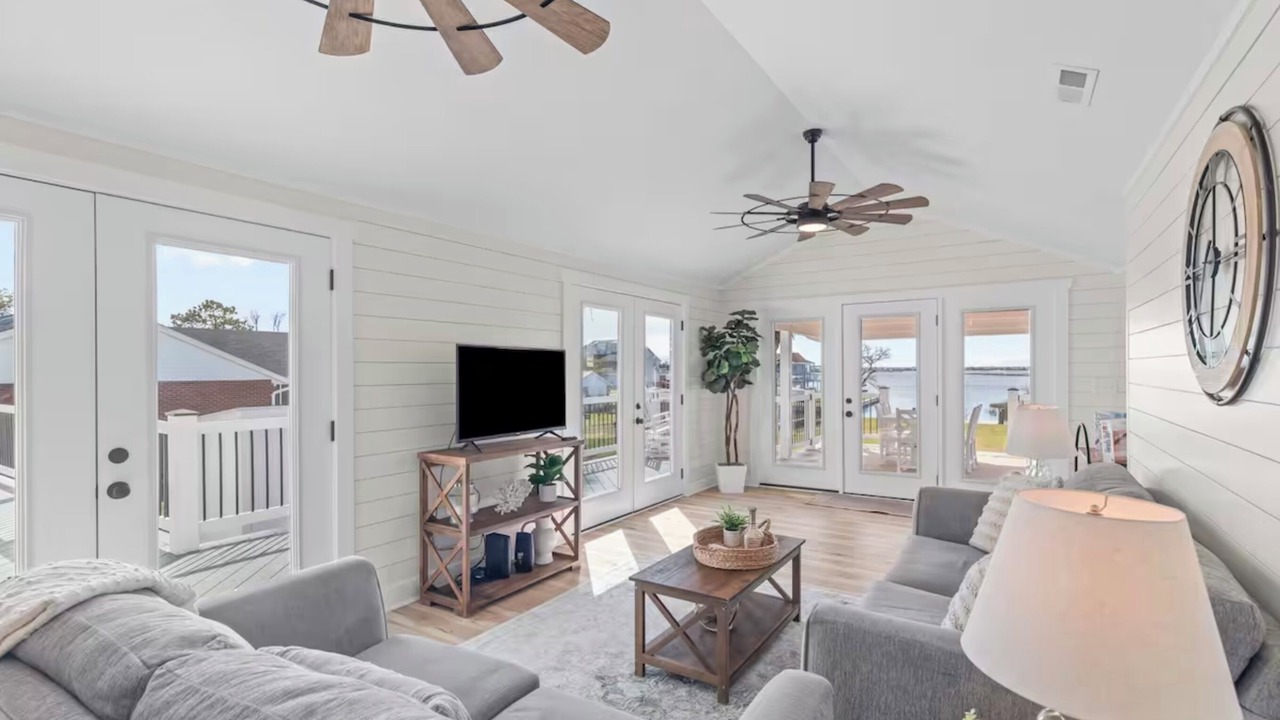 Photo of Livingroom in Newport