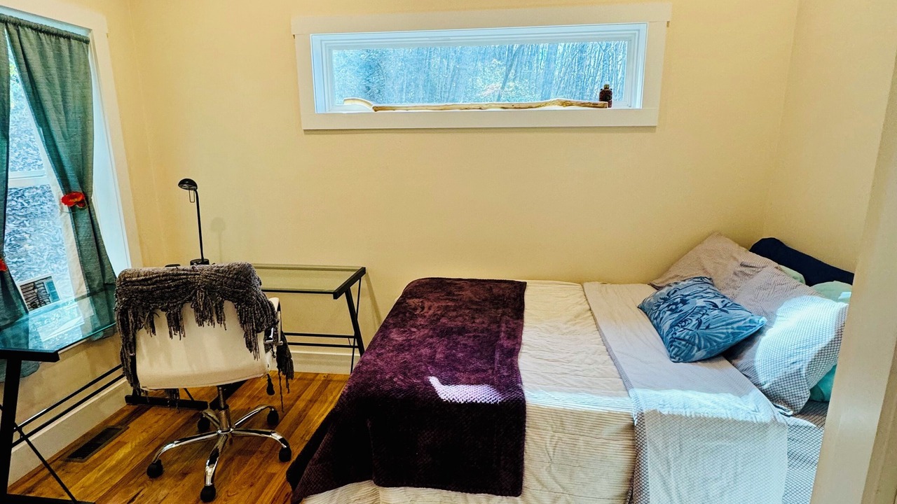 Photo of Bedroom in Old Fort