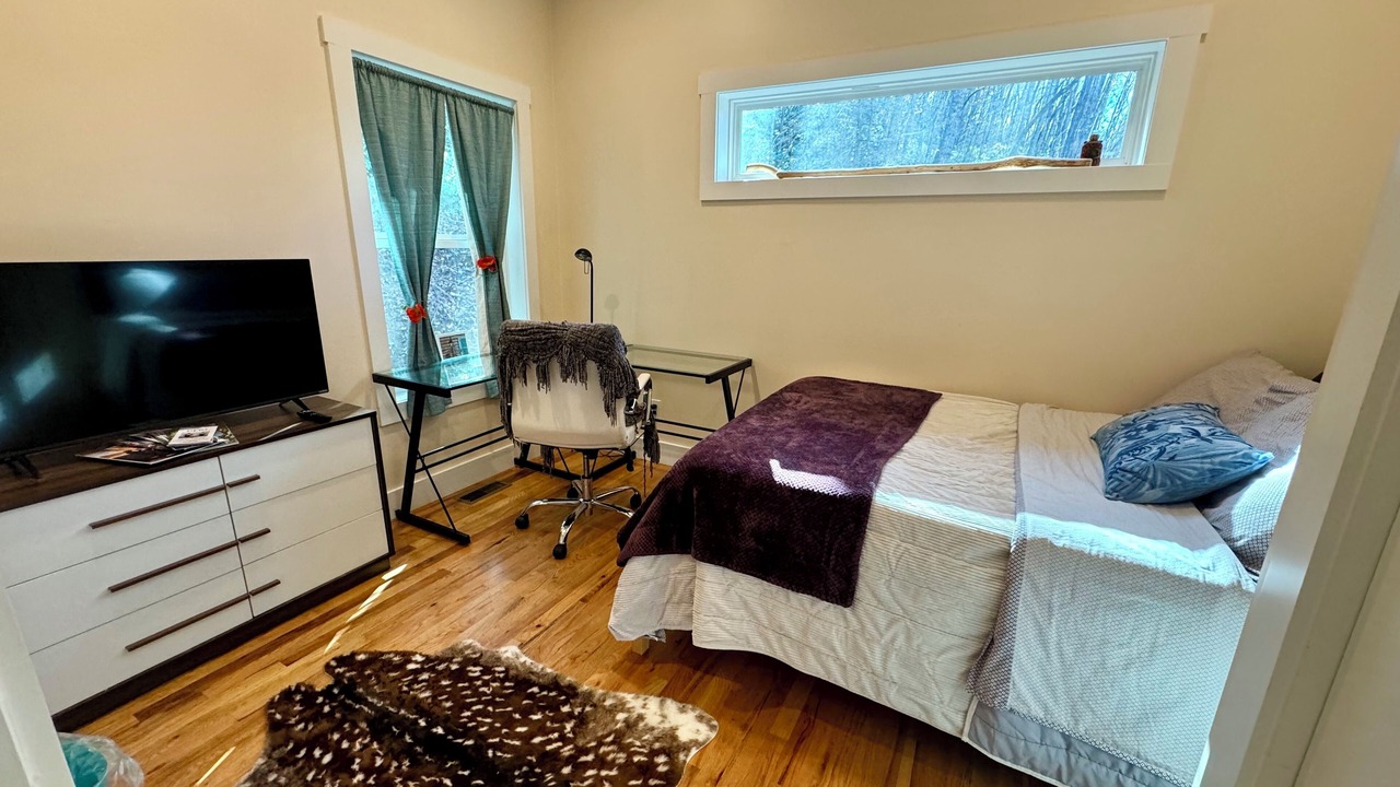 Photo of Bedroom in Old Fort