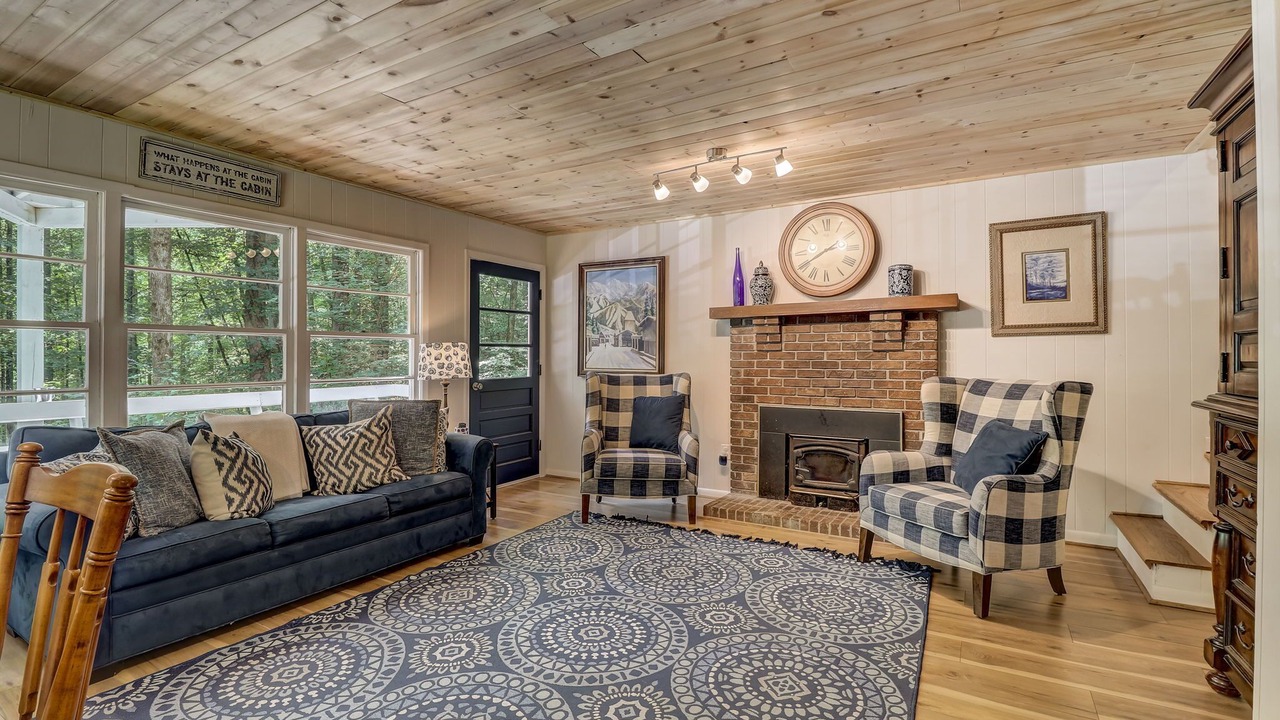 Photo of Livingroom in Whittier