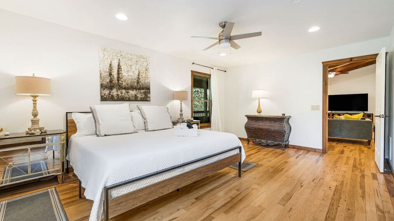 Photo of Bedroom in Bryson City