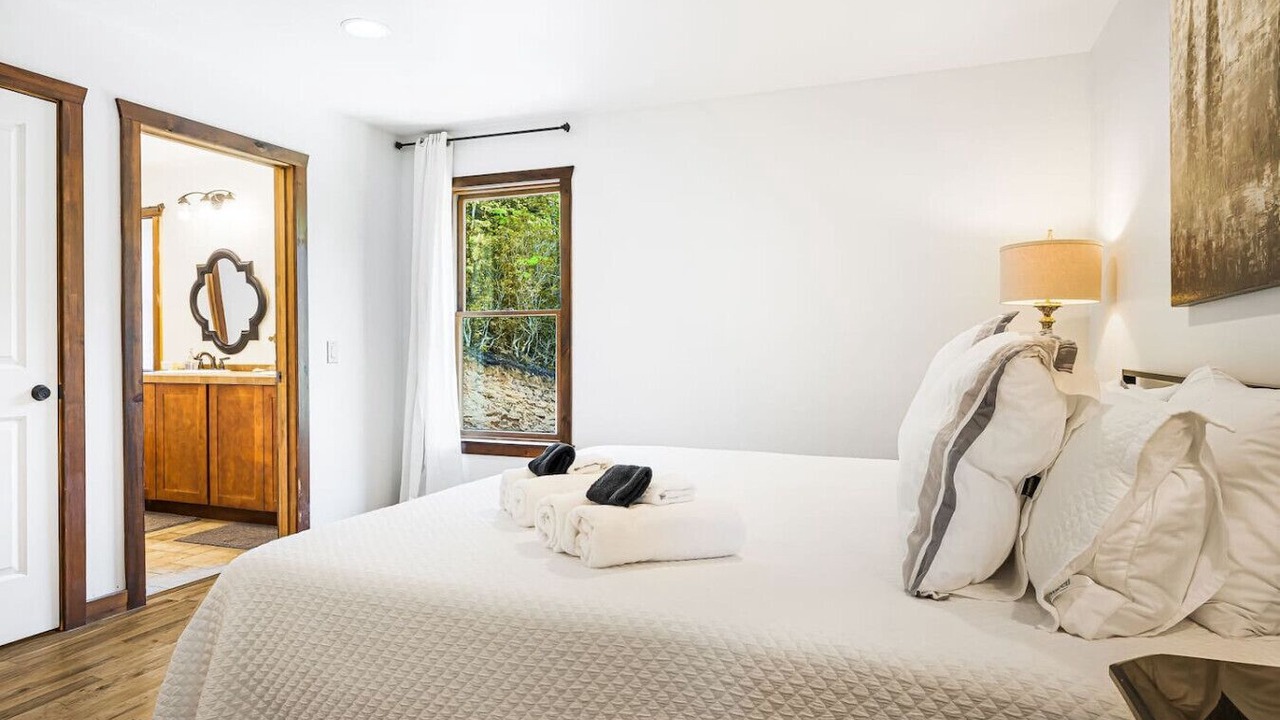 Photo of Bedroom in Bryson City