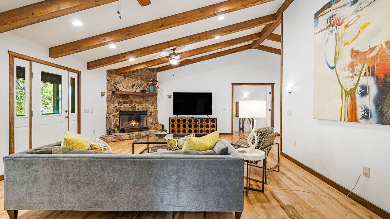 Photo of Livingroom in Bryson City
