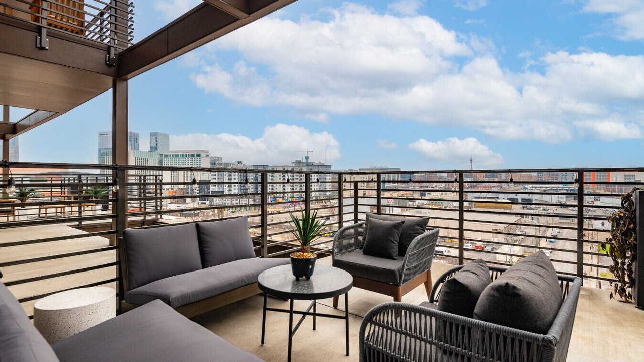 Photo of Patio Balcony in Downtown Nashville