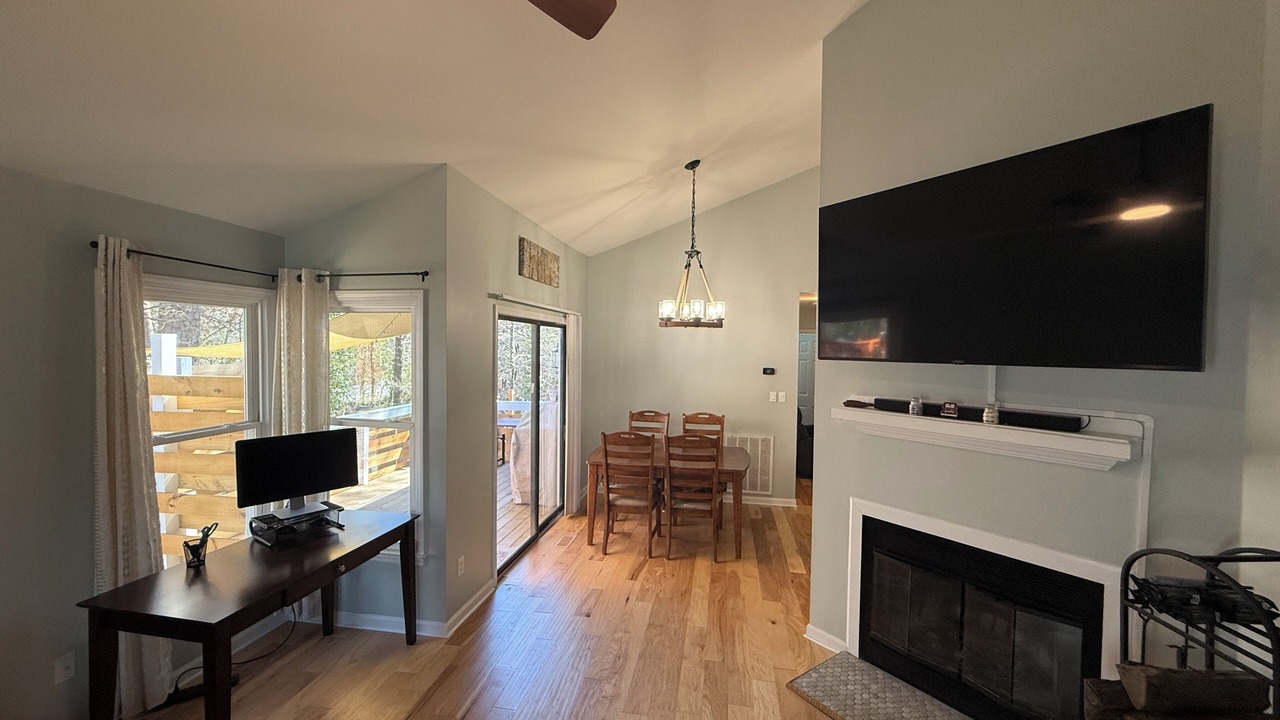 Photo of Livingroom in East Raleigh