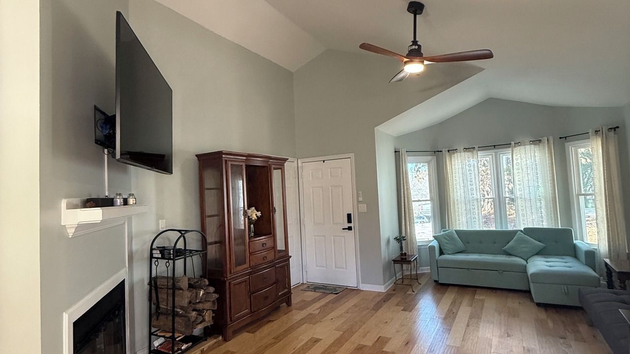 Photo of Livingroom in East Raleigh
