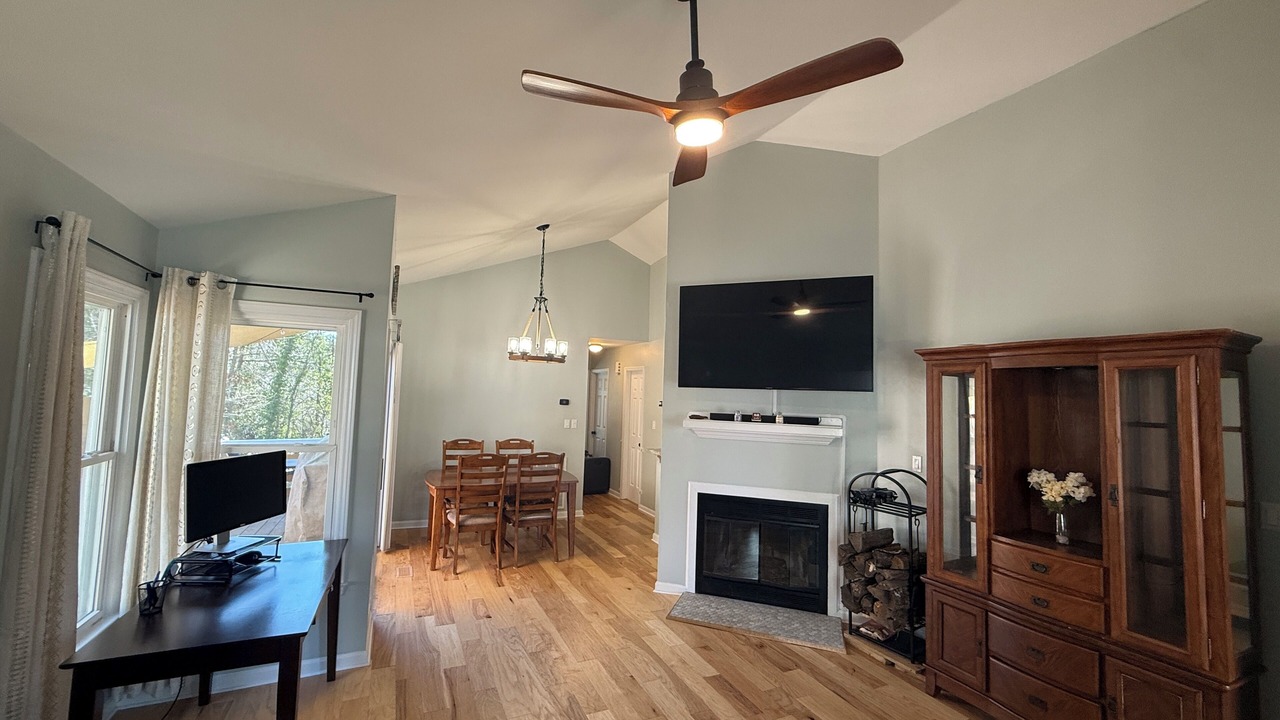 Photo of Livingroom in East Raleigh
