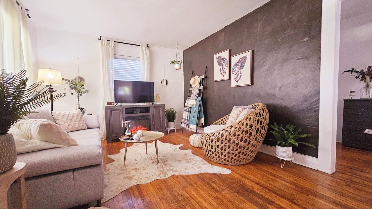 Photo of Livingroom in Jonesville