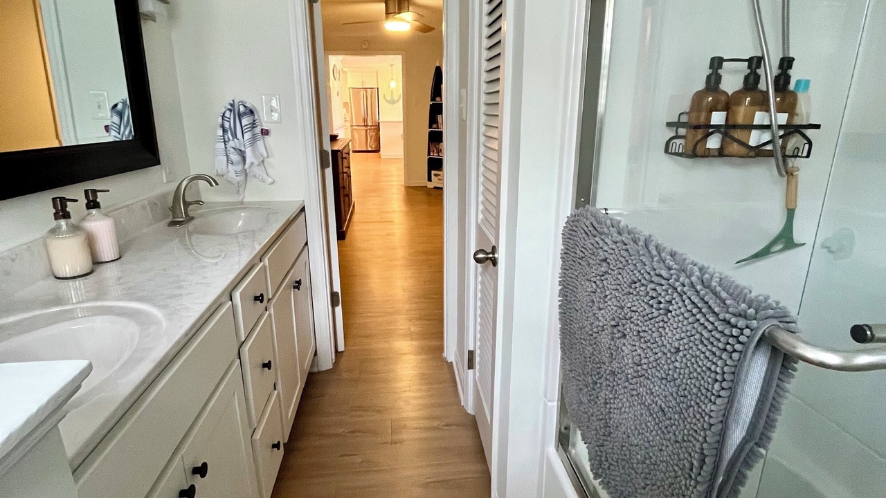 Photo of Bathroom in Salter Path
