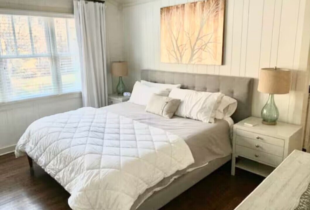 Photo of Bedroom in Mirror Lake
