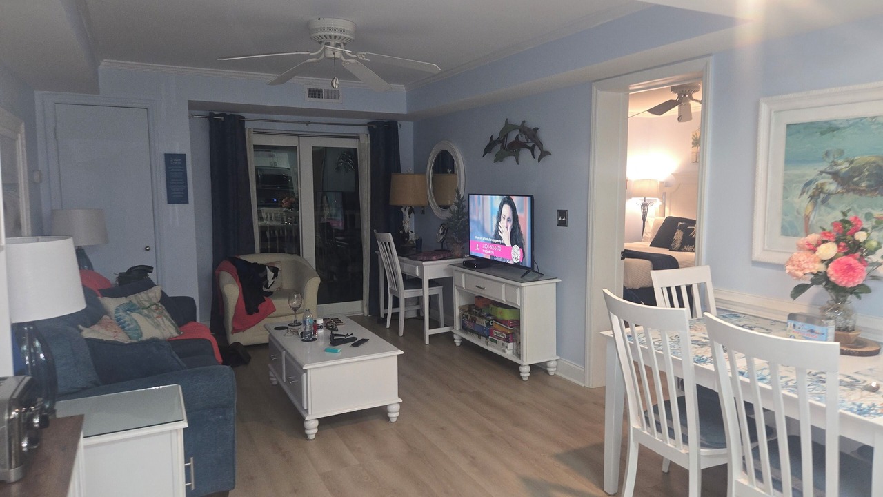 Photo of Livingroom in North Litchfield Beach