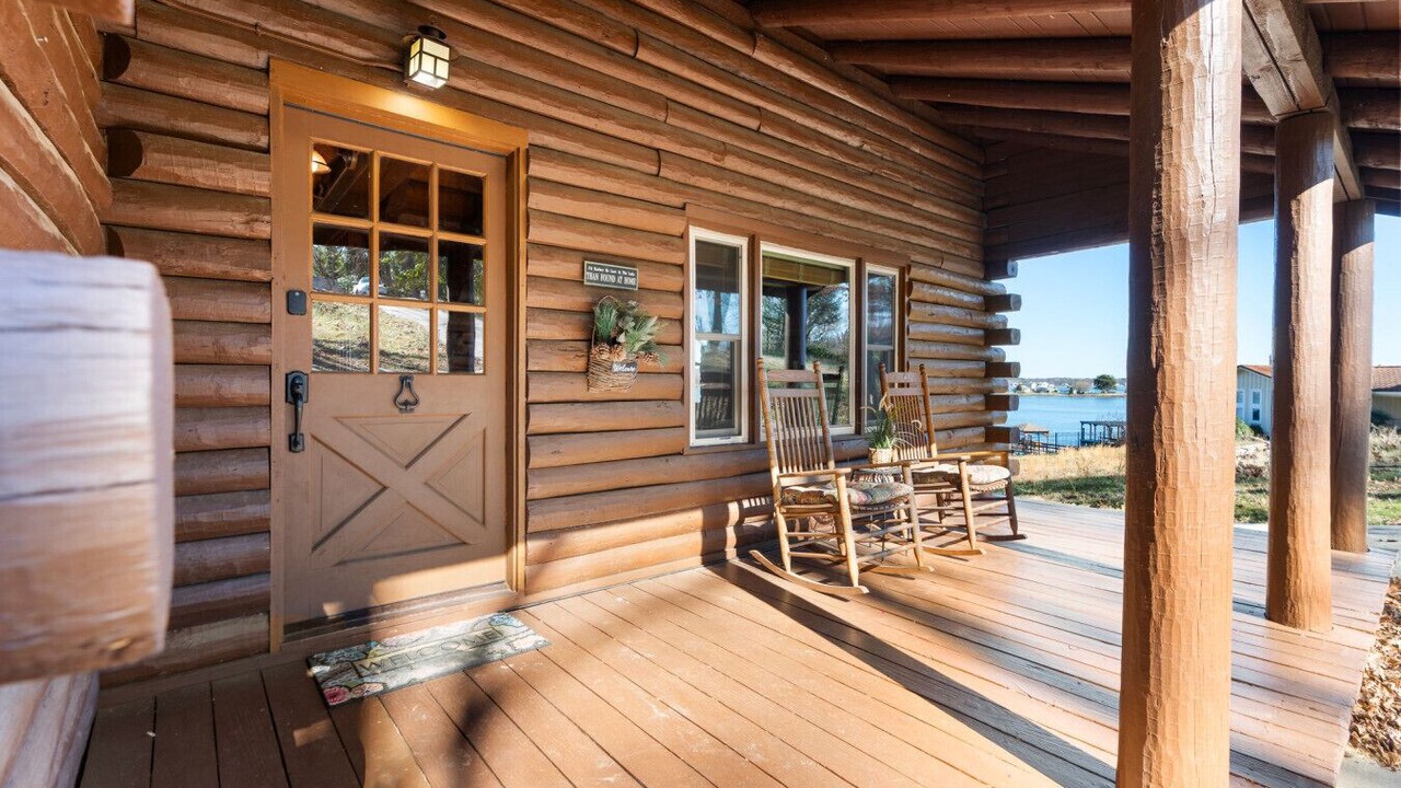 Photo of Patio Balcony in Lake Norman of Catawba