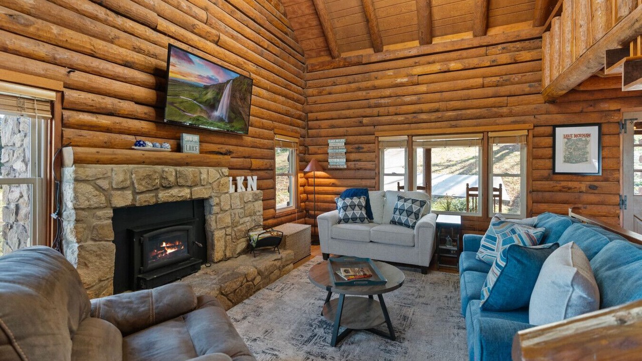 Photo of Livingroom in Lake Norman of Catawba