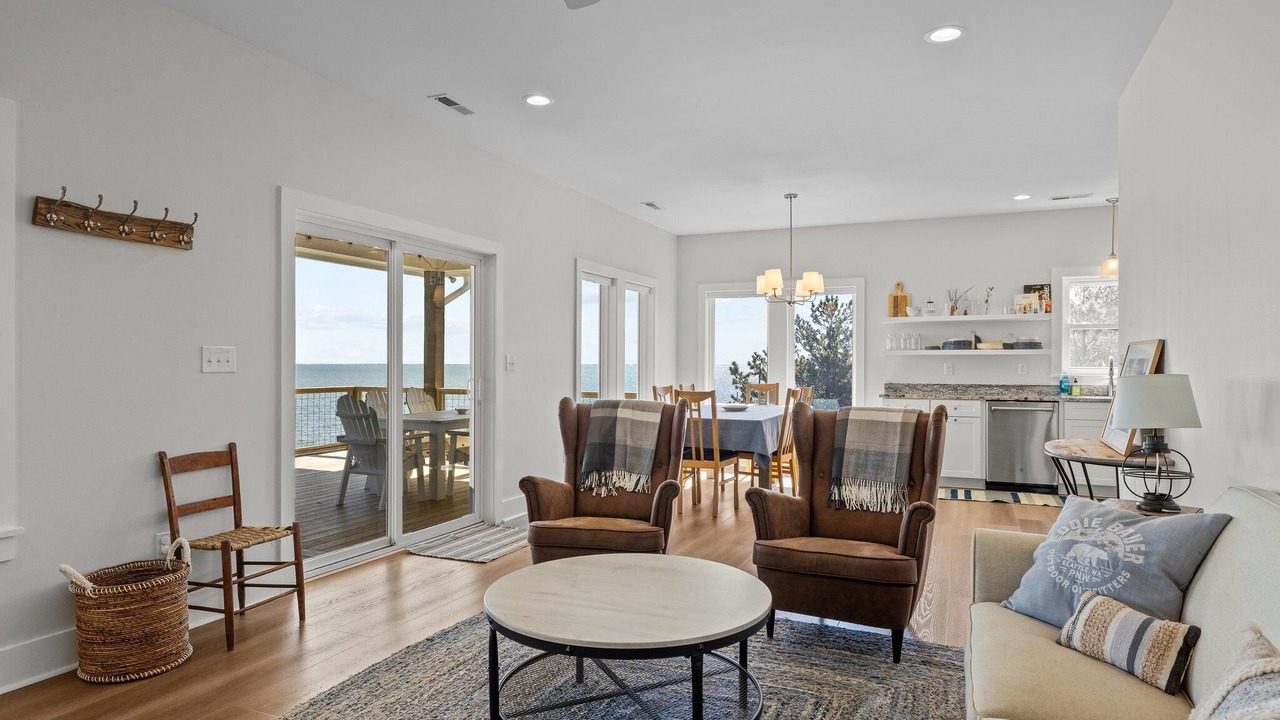 Photo of Livingroom in Cedar Island