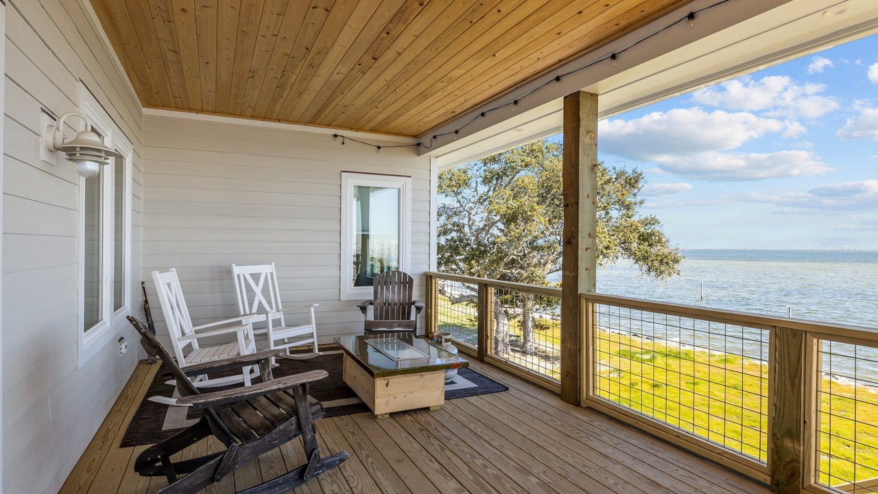 Photo of Patio Balcony in Cedar Island