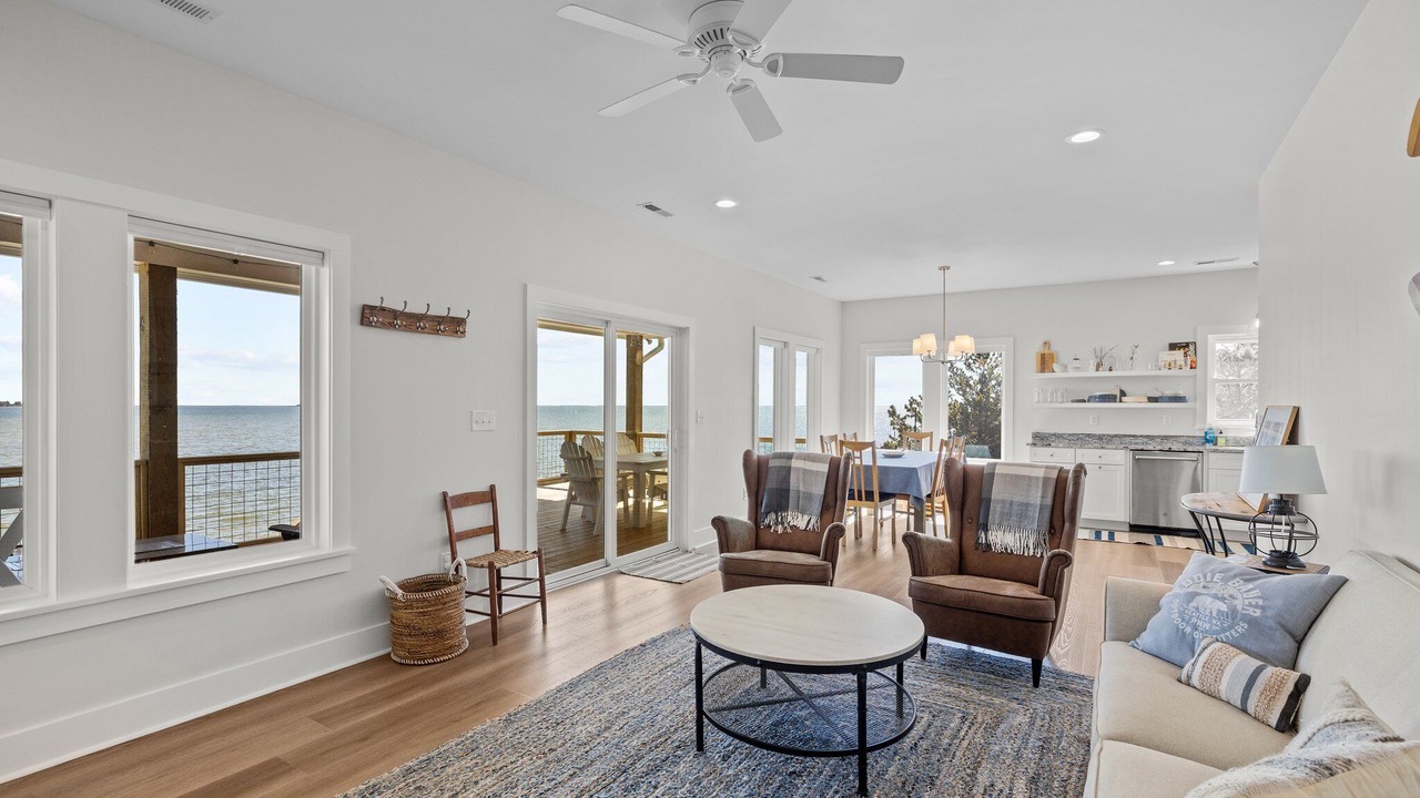 Photo of Livingroom in Cedar Island