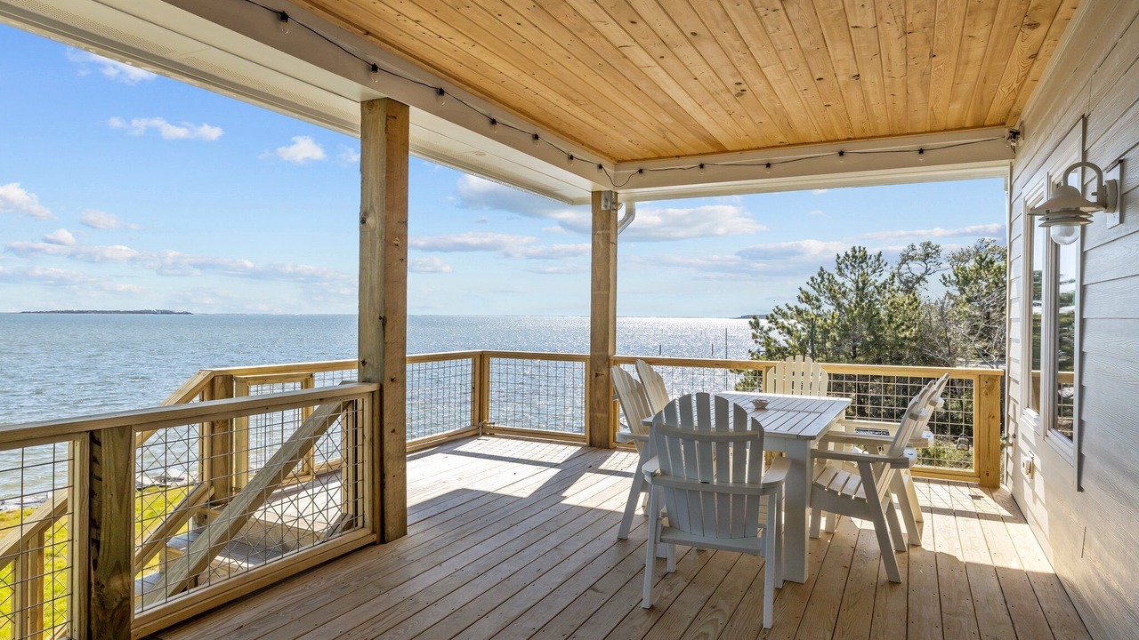 Photo of Patio Balcony in Cedar Island