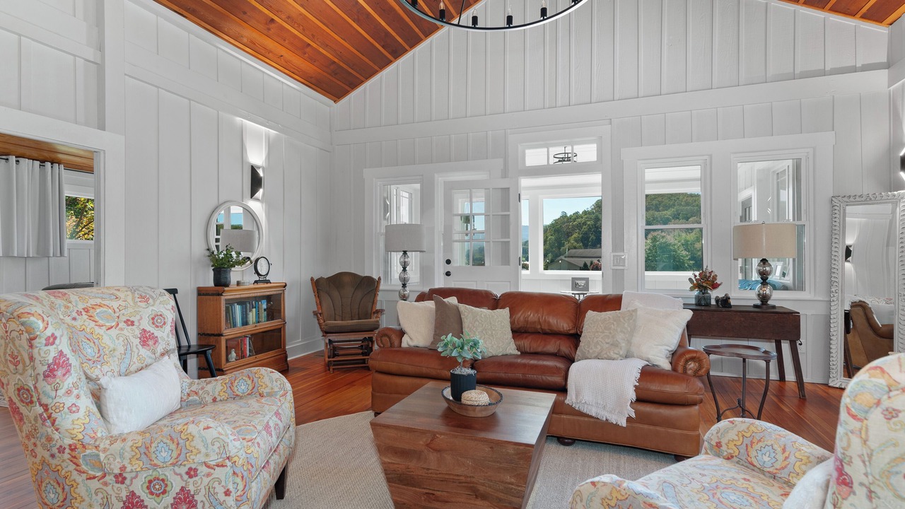 Photo of Livingroom in Lake Junaluska