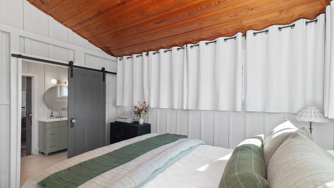 Photo of Bedroom in Lake Junaluska