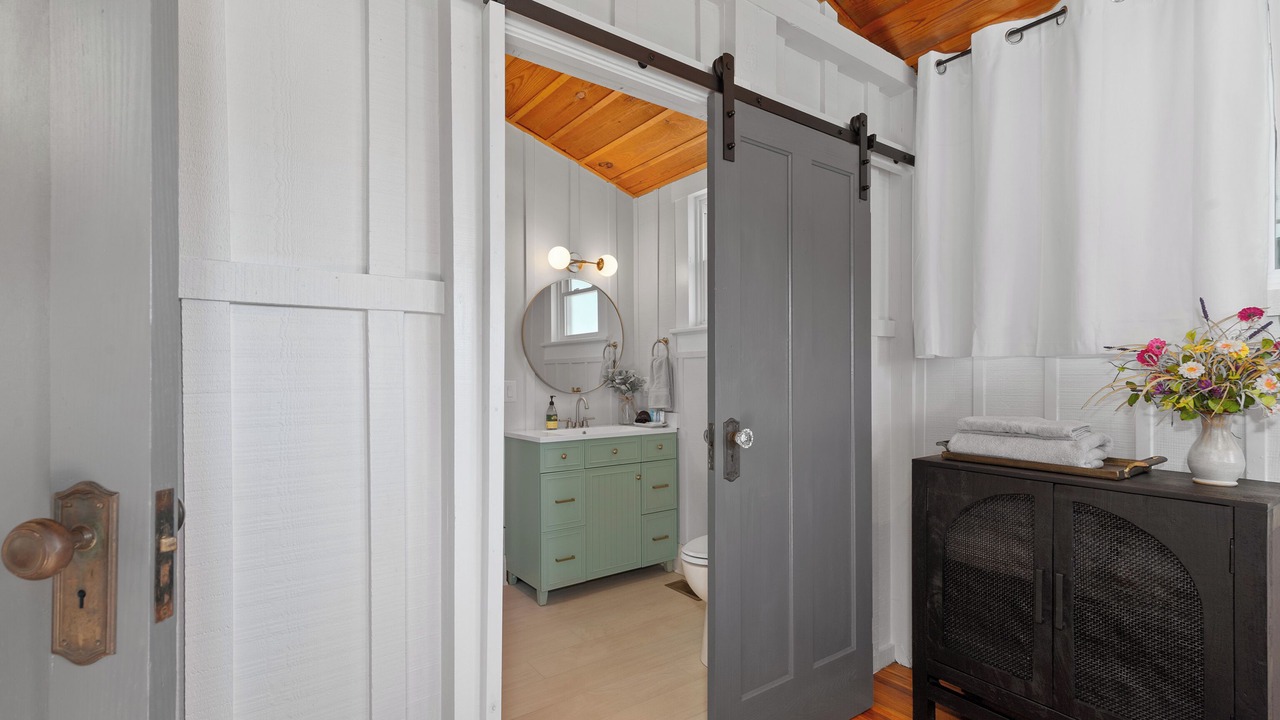 Photo of Bathroom in Lake Junaluska