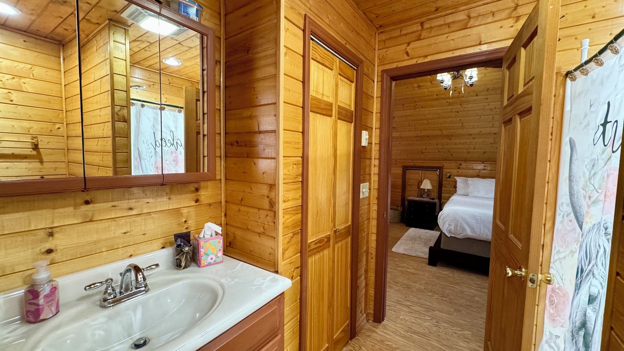 Photo of Bathroom in Grassy Creek