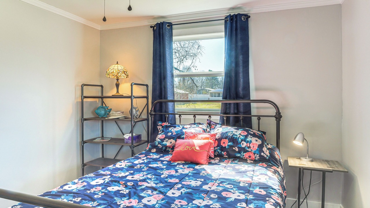 Photo of Bedroom in Smithville