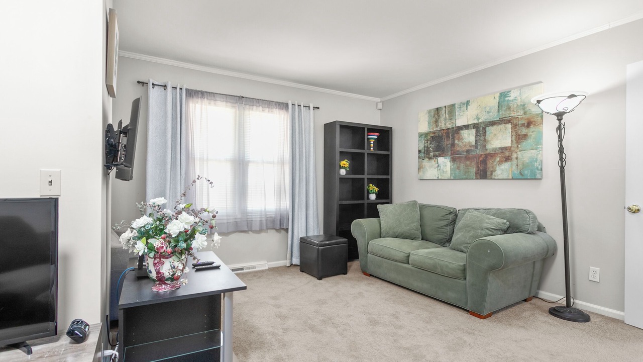Photo of Livingroom in Burlington