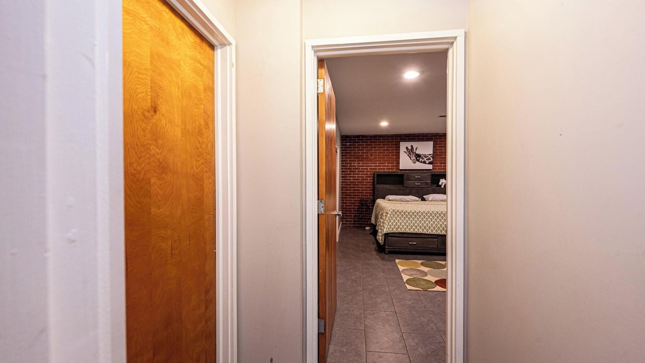 Photo of Bedroom in Oakwood Historic District