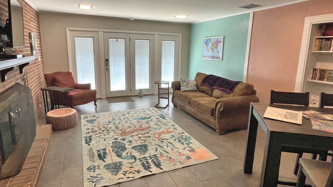 Photo of Livingroom in Oakwood Historic District