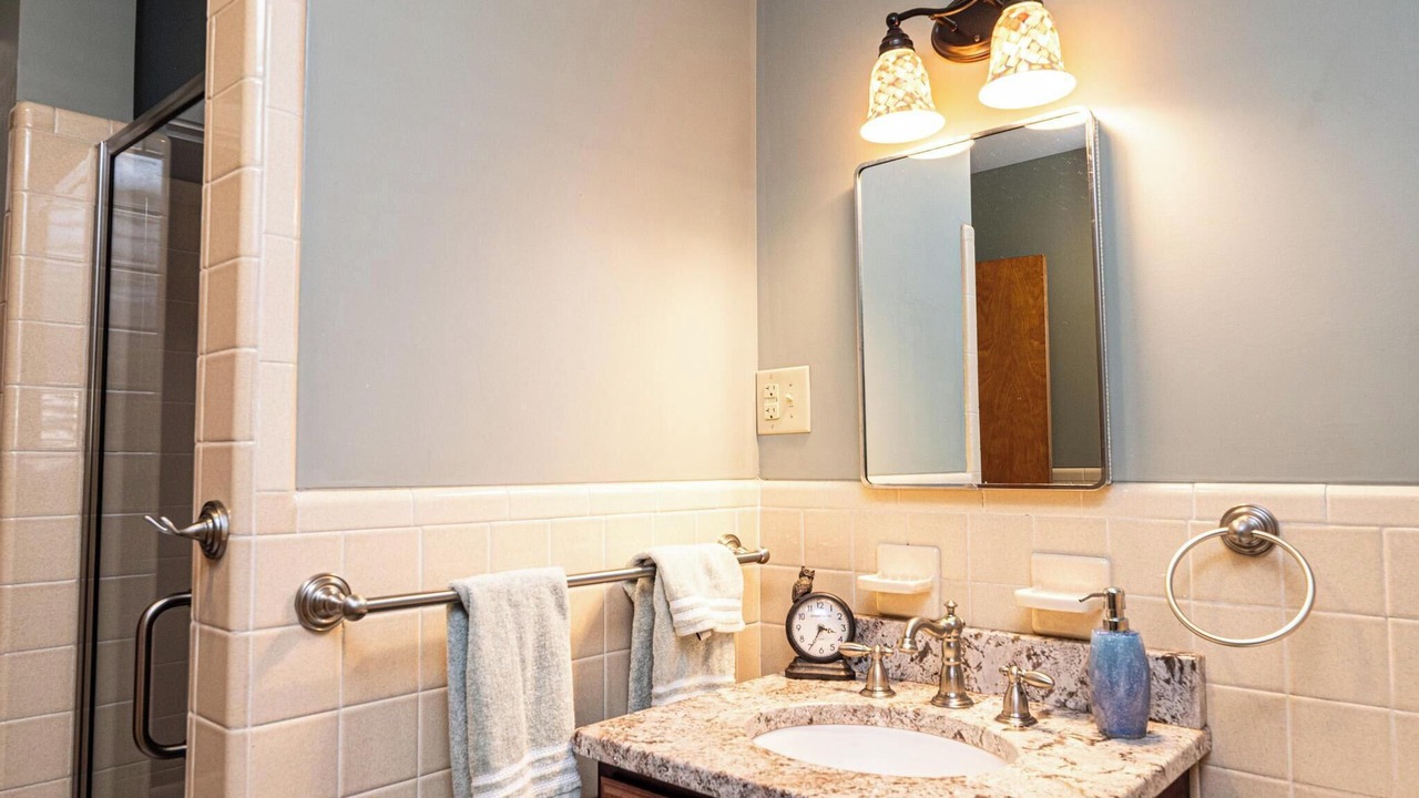 Photo of Bathroom in Oakwood Historic District