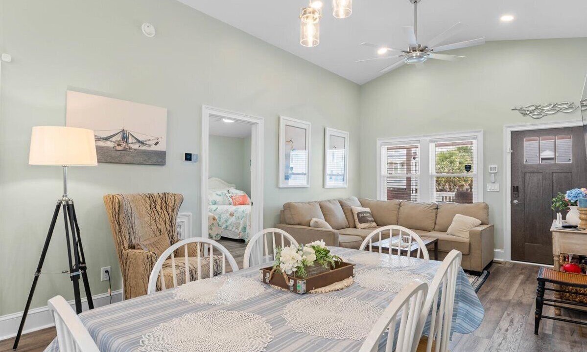 Photo of Livingroom in Ocean Isle Beach