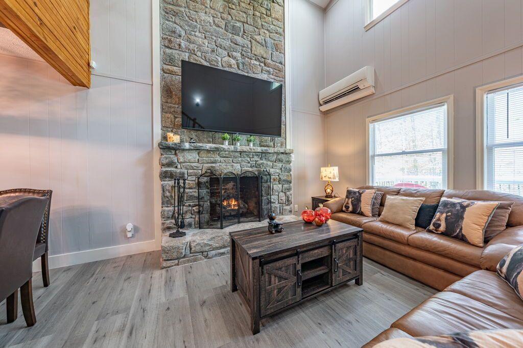 Photo of Livingroom in Charter Hills
