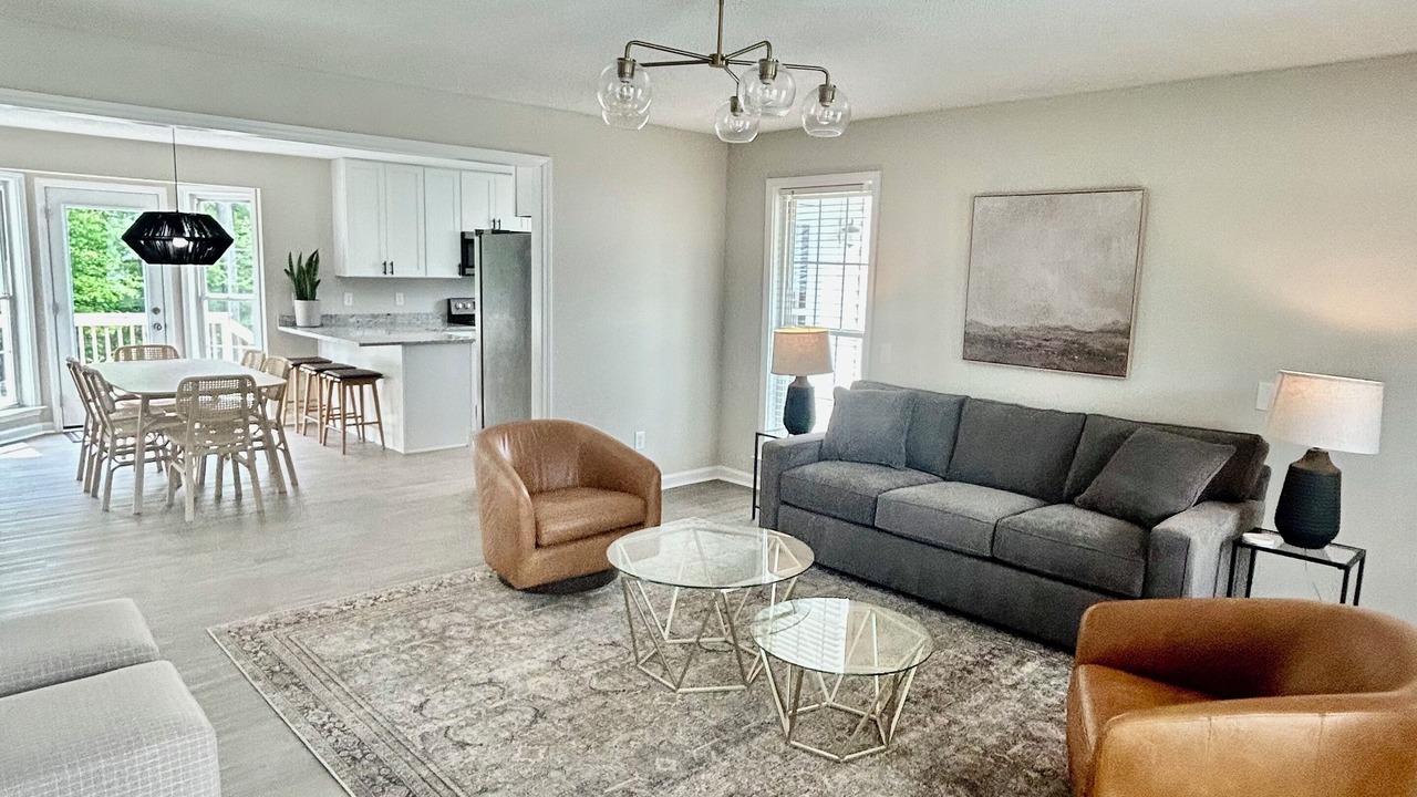 Photo of Livingroom in Southeast Raleigh