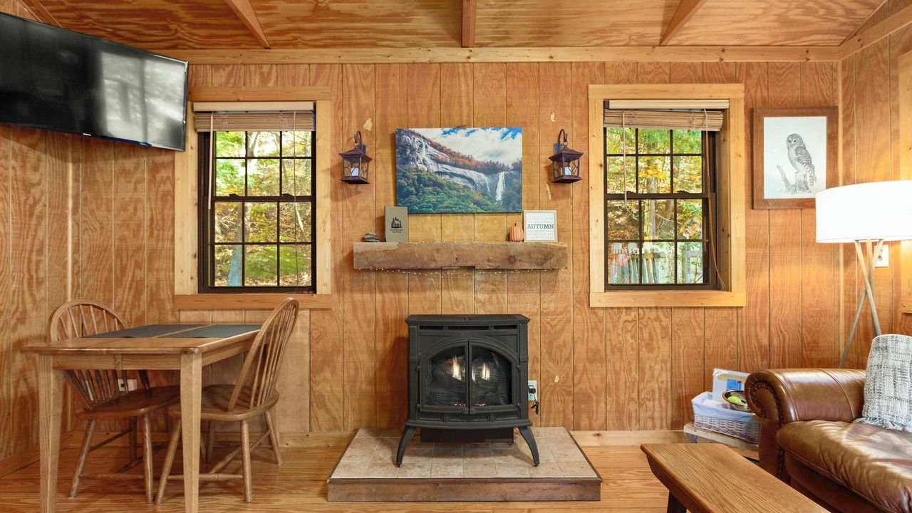 Photo of Livingroom in Chimney Rock