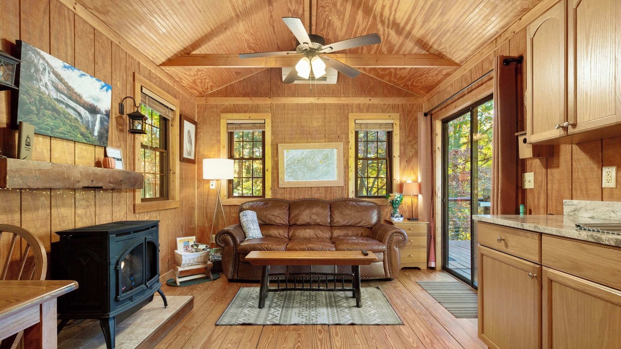 Photo of Livingroom in Chimney Rock