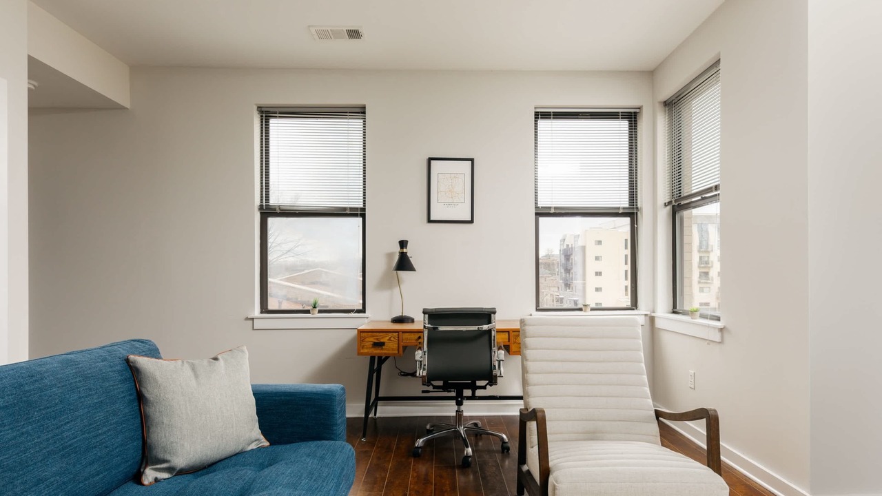 Photo of Livingroom in Hillsboro Village