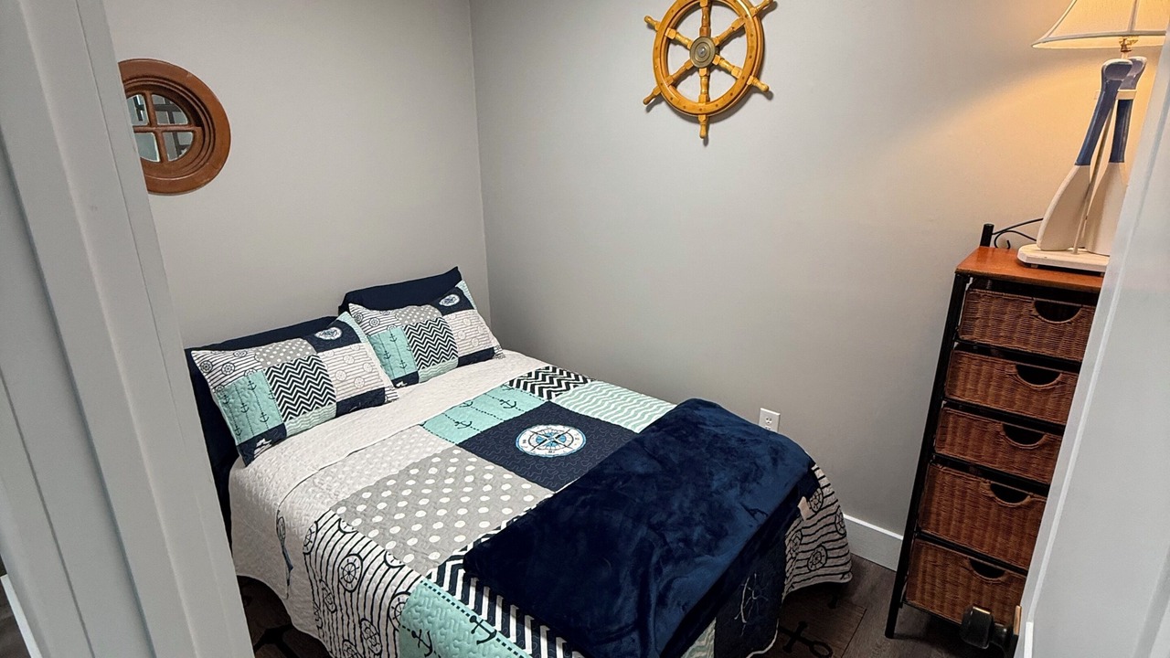 Photo of Bedroom in McCutcheon Field