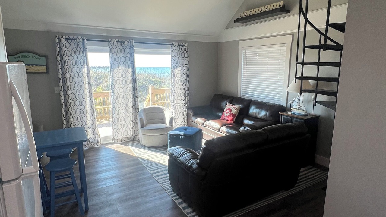 Photo of Livingroom in McCutcheon Field
