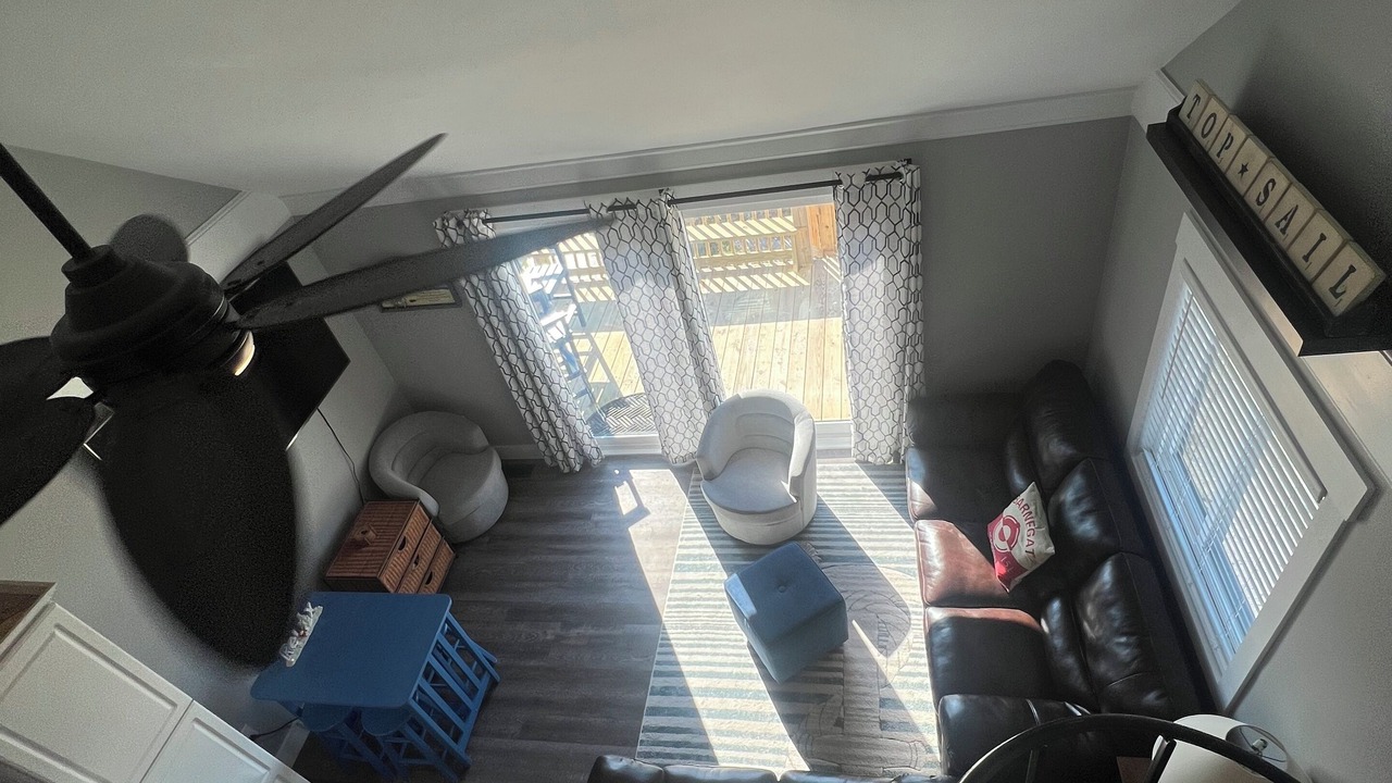 Photo of Livingroom in McCutcheon Field