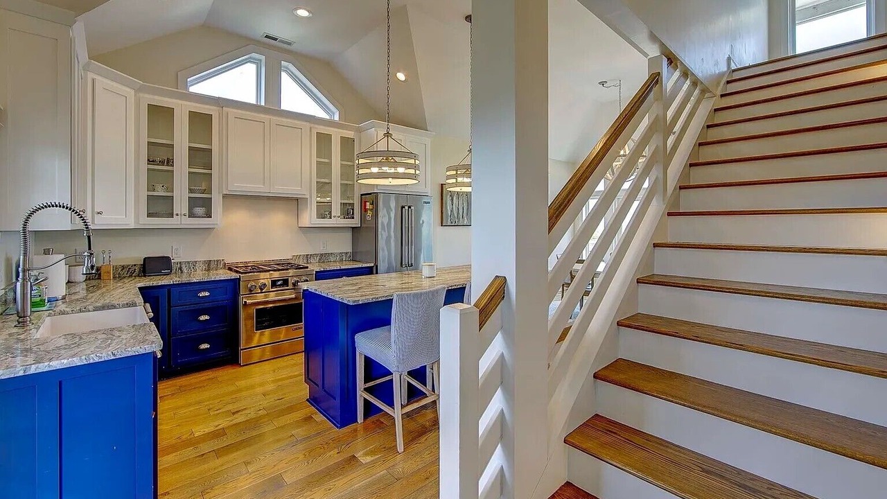 Photo of Kitchen in Wind Over Waves