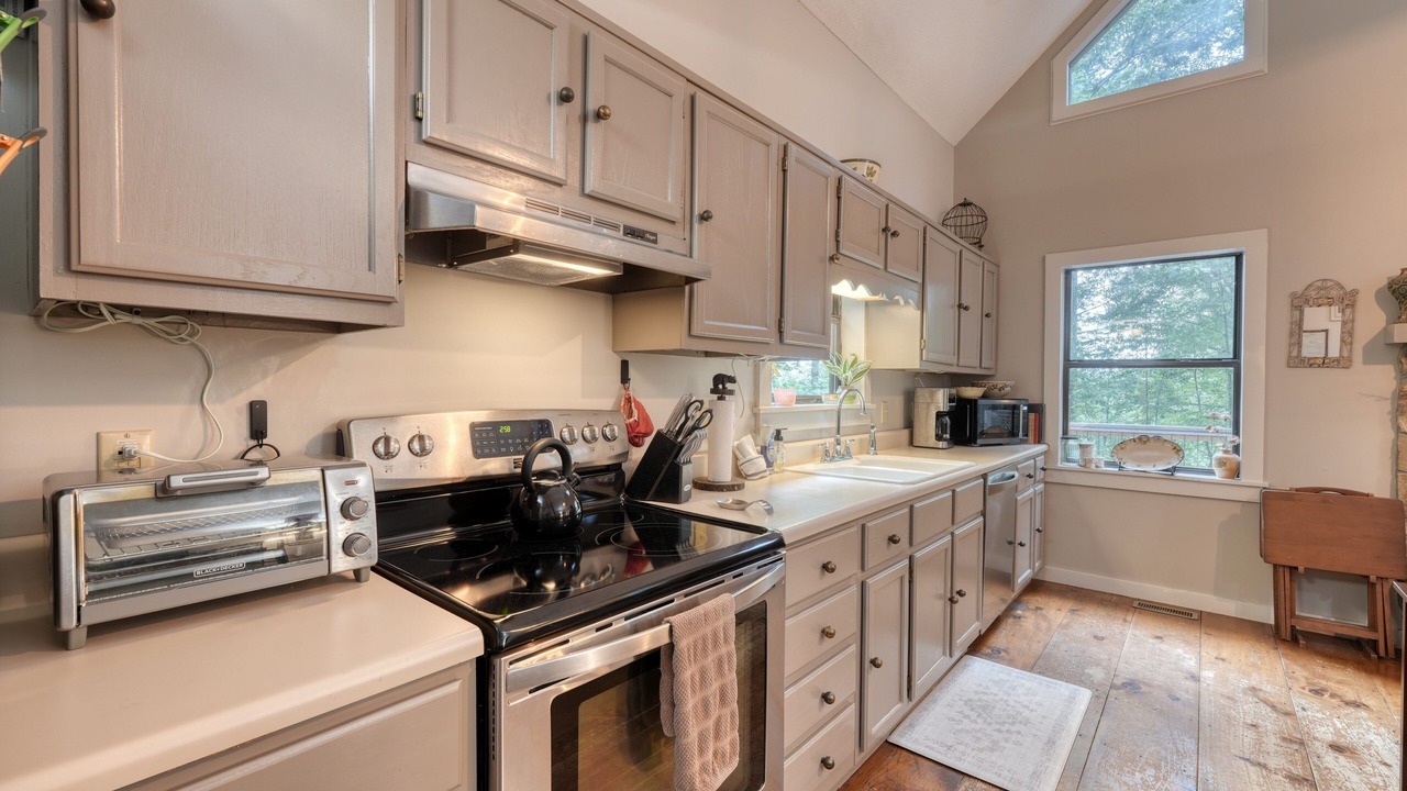 Photo of Kitchen in Warne
