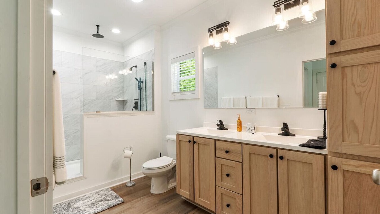 Photo of Bathroom in Carthage