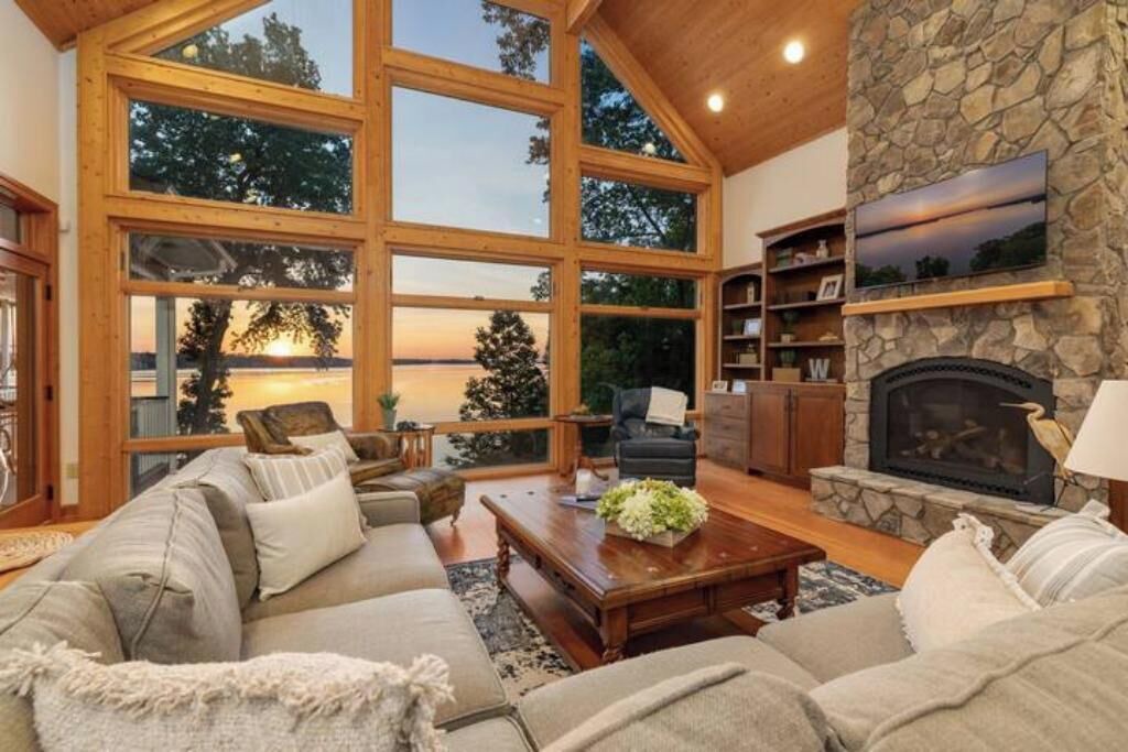 Photo of Livingroom in Henrico
