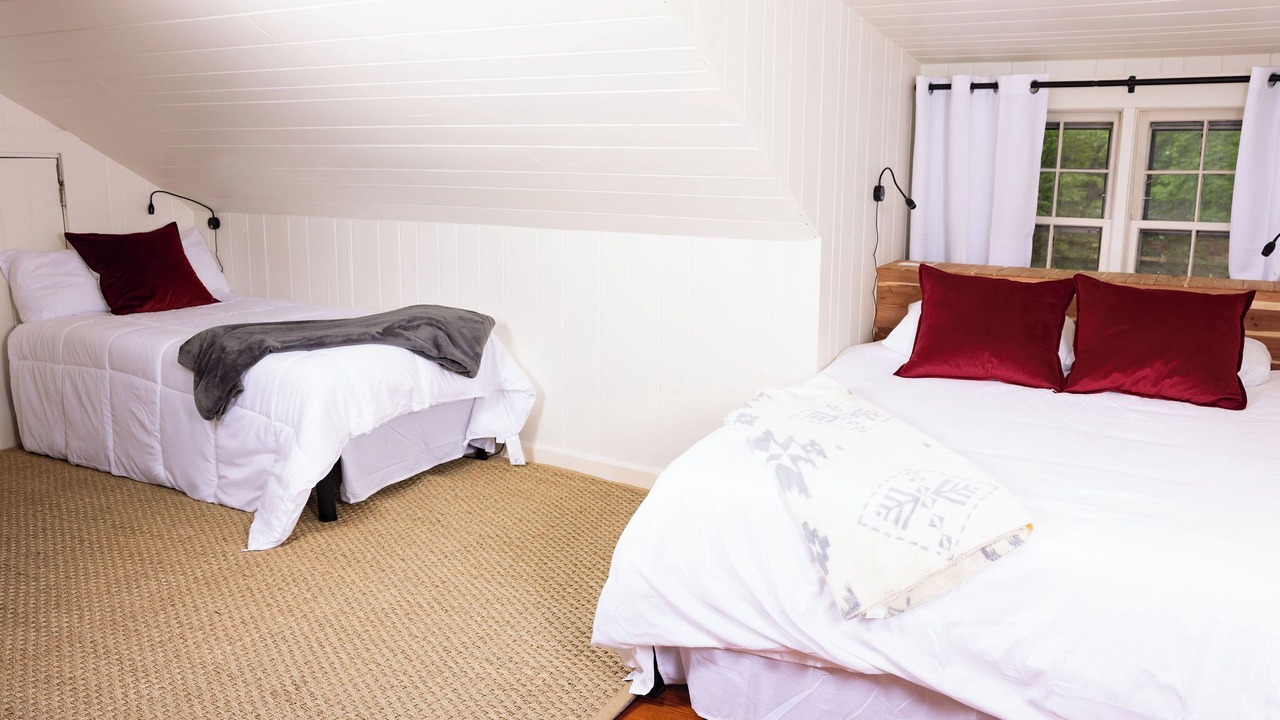 Photo of Bedroom in Hendersonville