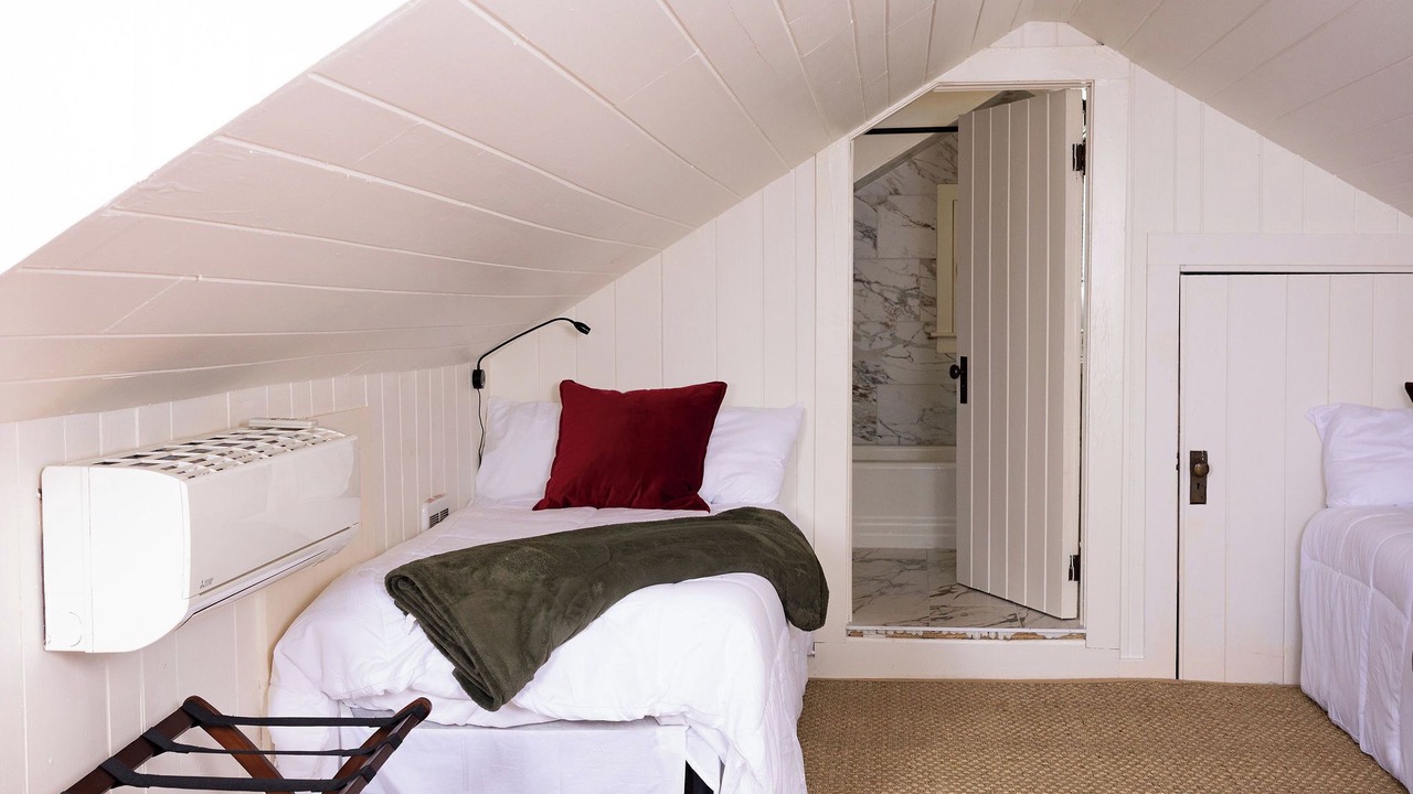 Photo of Bedroom in Hendersonville