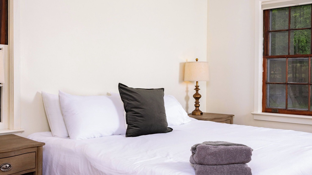 Photo of Bedroom in Hendersonville
