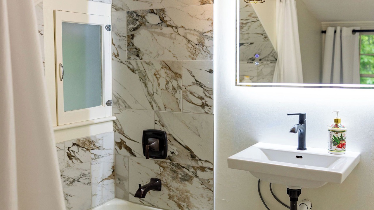 Photo of Bathroom in Hendersonville